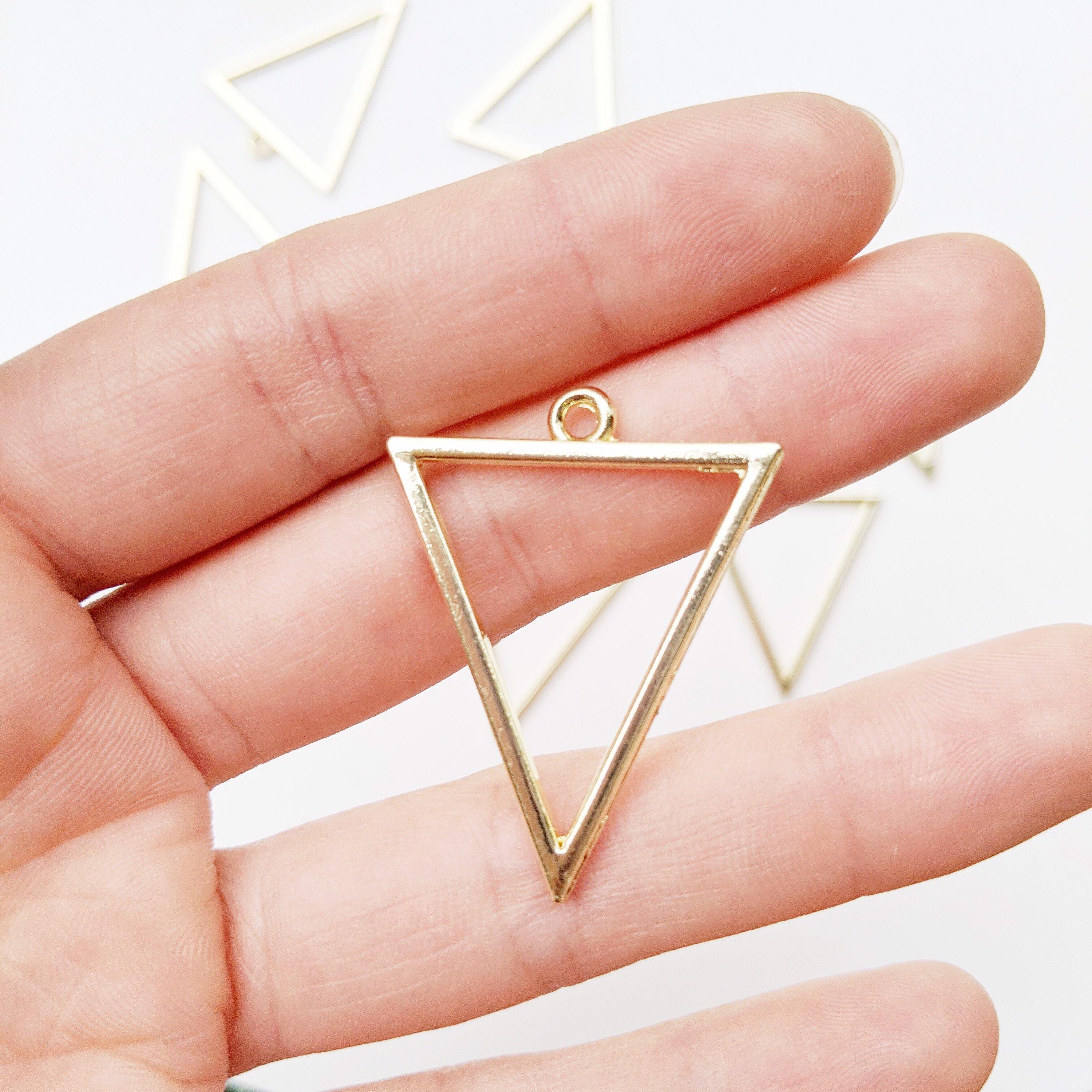 Gold symmetric triangle open back bezel - 8 pieces - Poethan