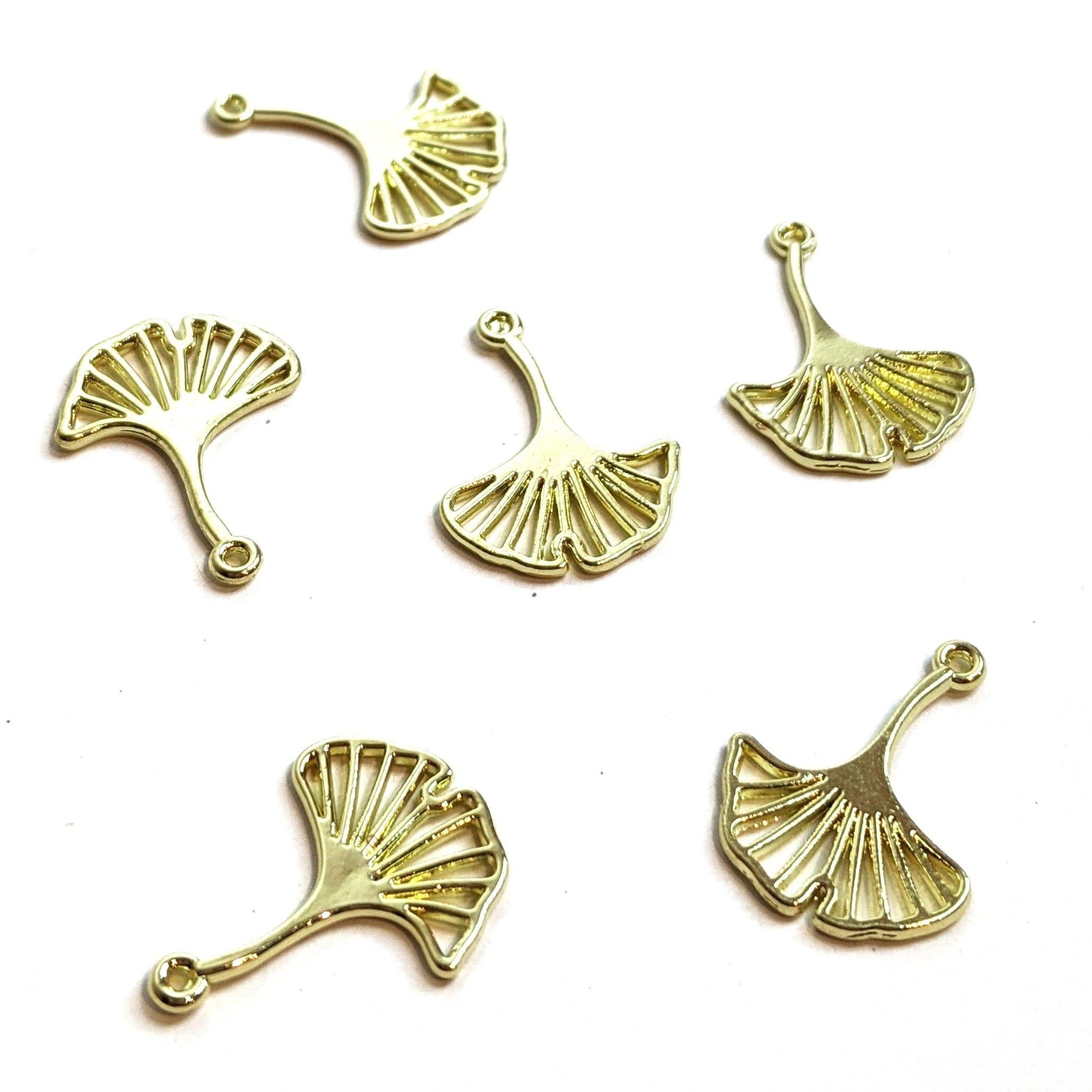 Maple leaf charm - 4 pieces - Poethan